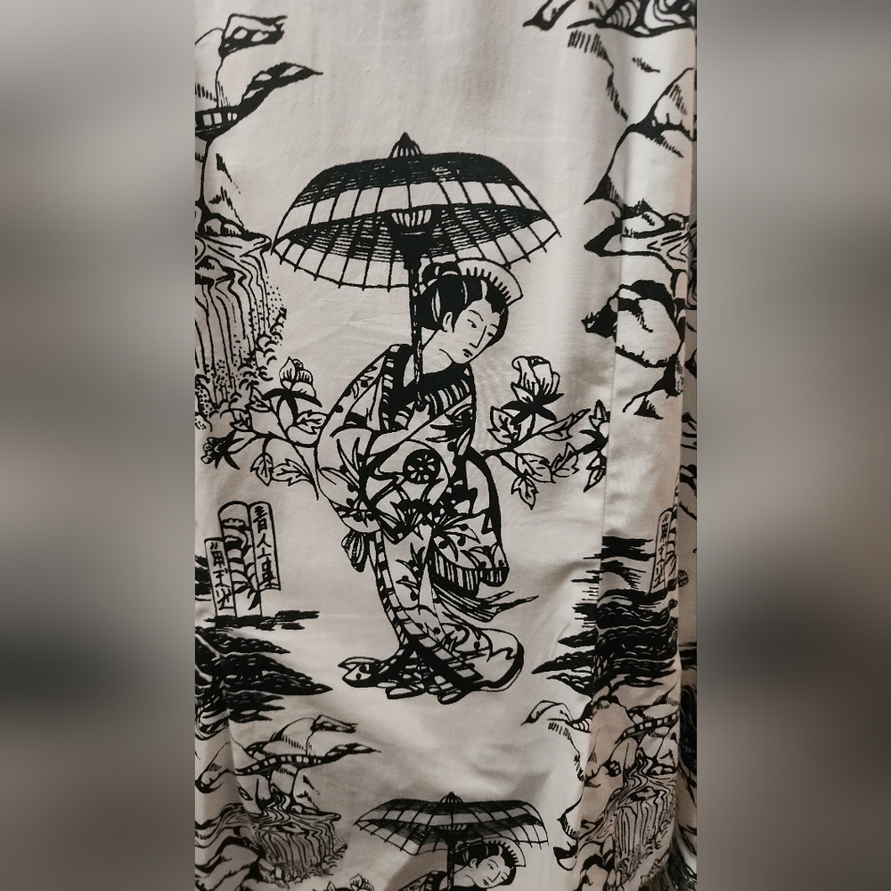 Finley Geisha Print Button-Down Size Large - image 5